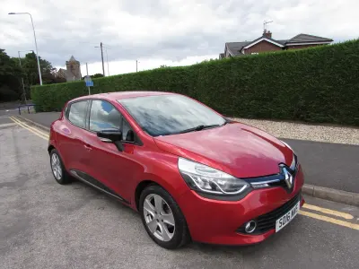 Used Renault Clio Dynamique 75 HP (55 kW) 2016 Red Hatchback