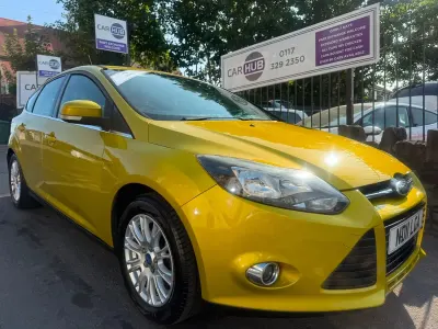 Used Ford Focus Titanium 125 HP (91 kW) 2011 Yellow Hatchback
