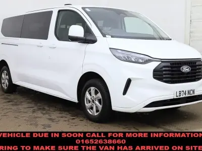 Begagnad Ford Transit Custom Limited 136 HK (100 kW) 2024 Vit Kombi