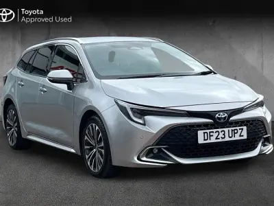 Used Toyota Corolla Design 138 HP (101 kW) 2023 Silver metallic Estate