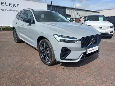 Usado Volvo XC60 Plus 345 HP (253 kW) 2025 Cinzento SUV