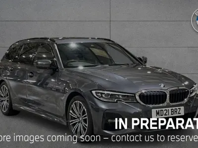 Begagnad BMW 318 M Sport 154 HK (113 kW) 2021 Grå Kombi