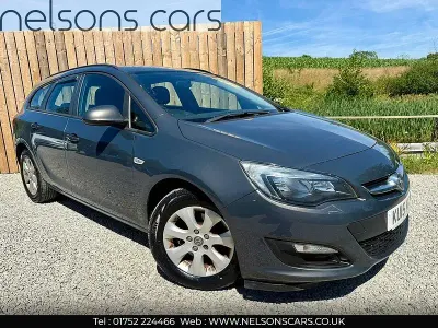 Used Vauxhall Astra Design Edition 2015 Grey Estate
