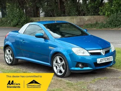 Usado Vauxhall Tigra 90 HP (66 kW) 2008 Azul Cabrios