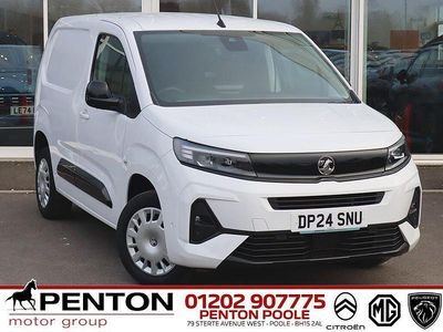 Used Vauxhall Combo S 130 HP (95 kW) 2024 White MPV
