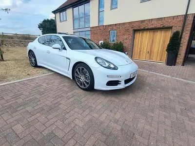 Used Porsche Panamera 300 HP (220 kW) 2015 White Hatchback