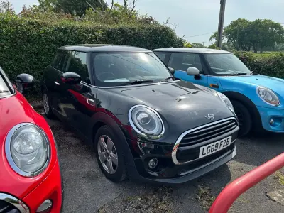 Usado Mini Cooper Classic 2019 Negro Utilitario