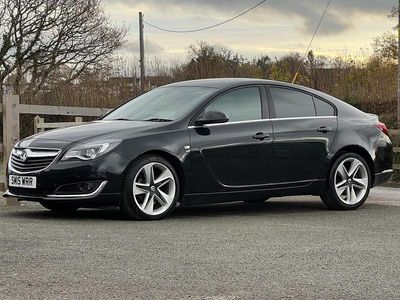 Black Used 2015 Vauxhall Insignia SRi Hatchback | £4,395 (Fair price)