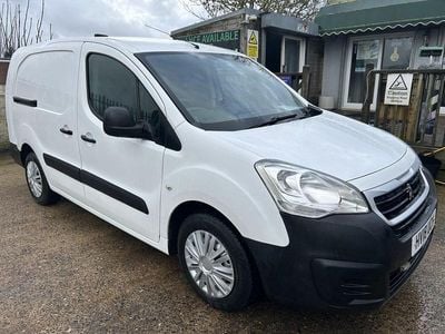 White Used 2018 Peugeot Partner S MPV | £5,699 (Good price)