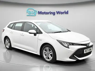 Używany Toyota Corolla 122 KM (89 kW) 2021 Biały Kombi