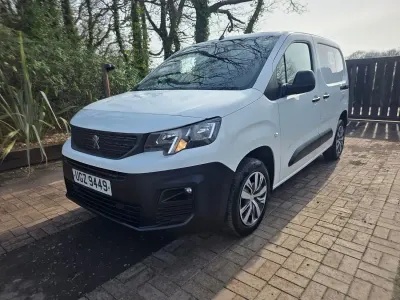 Used Peugeot Partner Premium 100 HP (73 kW) 2021 White MPV