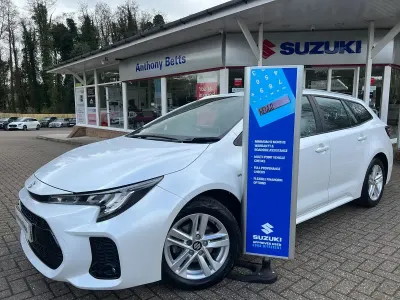 Używany Suzuki Swace 140 KM (102 kW) 2025 Biały Kombi