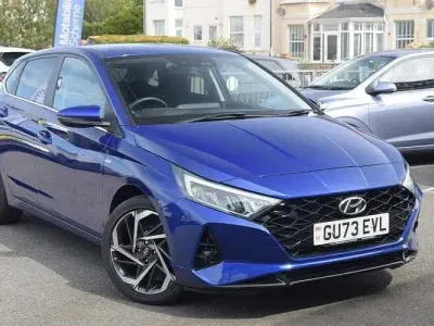 Used Hyundai i20 Premium 101 HP (74 kW) 2023 Blue Hatchback