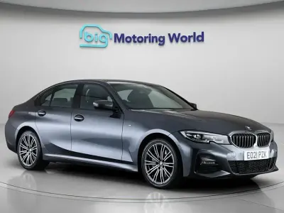 Begagnad BMW 330e M Sport 292 HK (214 kW) 2021 Grå Sedan