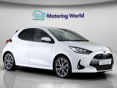Used Toyota Yaris Hybrid 116 HP (85 kW) 2022 White Hatchback