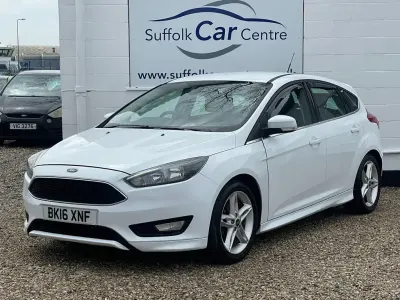 Używany Ford Focus Zetec 120 KM (88 kW) 2016 Biały Hatchback