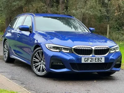 Begagnad BMW 318 M Sport 2021 Blå Kombi