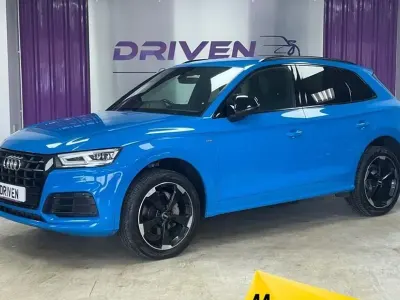 Begagnad Audi Q5 Black Edition 245 HK (180 kW) 2020 Blå SUV