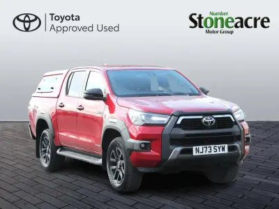 Used Toyota HiLux 201 HP (147 kW) 2023 Red Pickup