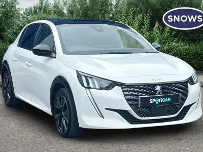 Used Peugeot 208 GT 101 HP (74 kW) 2023 White Hatchback