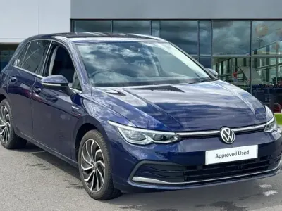 Used VW Golf VIII Style 130 HP (95 kW) 2021 Atlantic blue