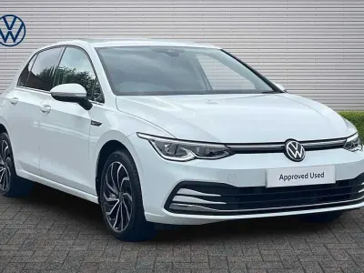 Second-hand VW Golf VIII Edition 150 CP (110 kW) 2023 Alb Hatchback