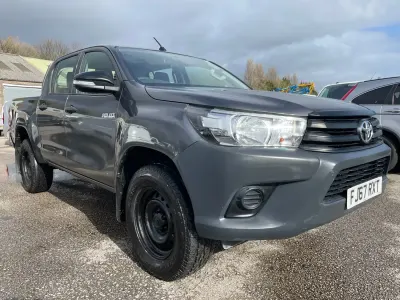 Begagnad Toyota HiLux Active 150 HK (110 kW) 2017 Grå Pickup