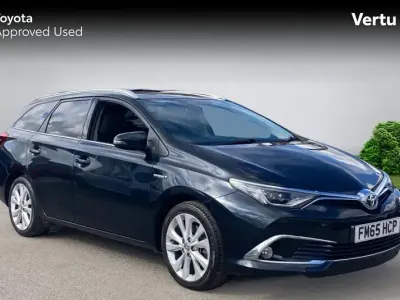 Używany Toyota Auris Hybrid 136 KM (100 kW) 2016 Szary Kombi