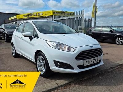 Used Ford Fiesta Zetec 82 HP (60 kW) 2013 White Hatchback