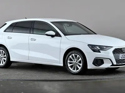 Begagnad Audi A3 Premium 110 HK (80 kW) 2021 Vit Sedan