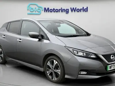 Usado Nissan Leaf Tekna 110 kW (150 HP) 2022 Cinzento Citadino