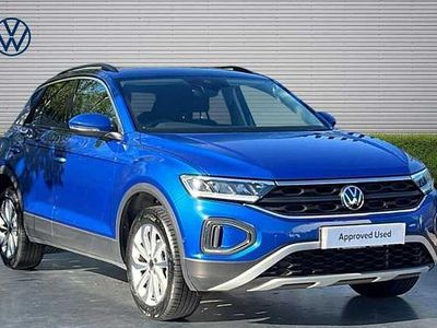 Usado VW T-Roc Match 150 HP (110 kW) 2025 Azul SUV