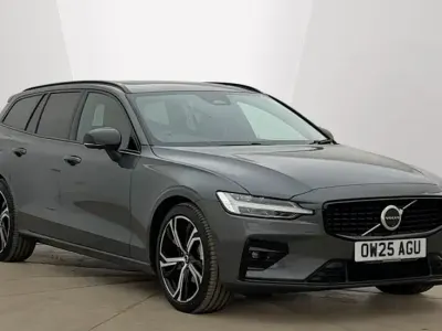 New Volvo V60 Ultra 197 HP (144 kW) 2025 Forest lake Estate