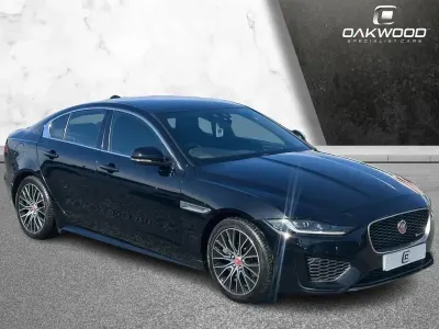 Używany Jaguar XE R-Dynamic 300 KM (220 kW) 2019 Czarny Sedan/Limuzyna
