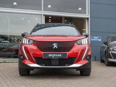 Używany Peugeot e-2008 GT-line 98 kW (134 KM) 2020 Czerwony SUV