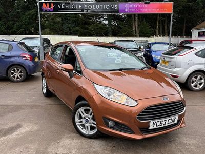 Begagnad Ford Fiesta Zetec 82 HK (60 kW) 2013 Gul Halvkombi