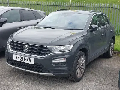 Usado VW T-Roc SE 110 CV (80 kW) 2021 Gris SUV