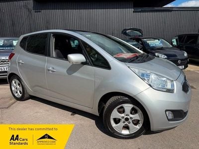 Used Kia Venga 123 HP (90 kW) 2013 Silver Hatchback