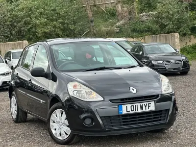 Used Renault Clio II 75 HP (55 kW) 2011 Black Hatchback