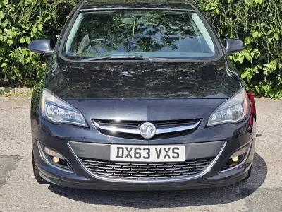 Used Vauxhall Astra SRi 140 HP (102 kW) 2013 Black Hatchback