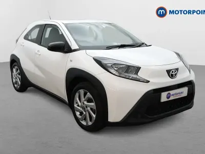 Usado Toyota Aygo X PURE 2023 Branco SUV