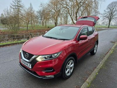 Used Nissan Qashqai Acenta Premium 2018 Red SUV