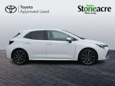 Used Toyota Corolla 192 HP (141 kW) 2023 White Hatchback