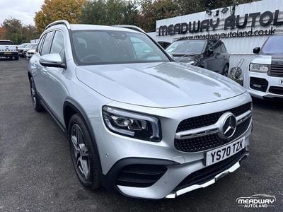 Mercedes GLB220