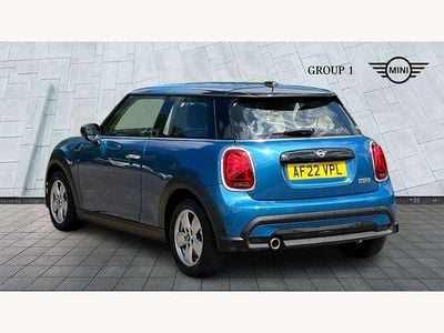 Begagnad Mini Cooper Classic 136 HK (100 kW) 2022 Blå Halvkombi