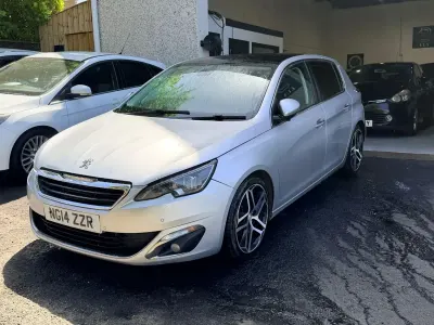Begagnad Peugeot 308 2014 Silver Halvkombi