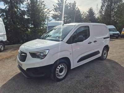 Used Vauxhall Combo Edition 100 HP (73 kW) 2019 White MPV