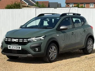 Used Dacia Sandero Expression 2023 Green Hatchback