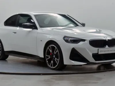 Begagnad BMW M240 M Sport 369 HK (271 kW) 2024 Vit Sportkupé