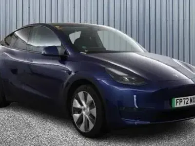 Begagnad Tesla Model Y Long Range AWD 378 kW (514 HK) 2022 Blå SUV